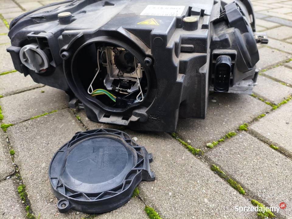 Lampa reflektor audi A4 B7 ksenon