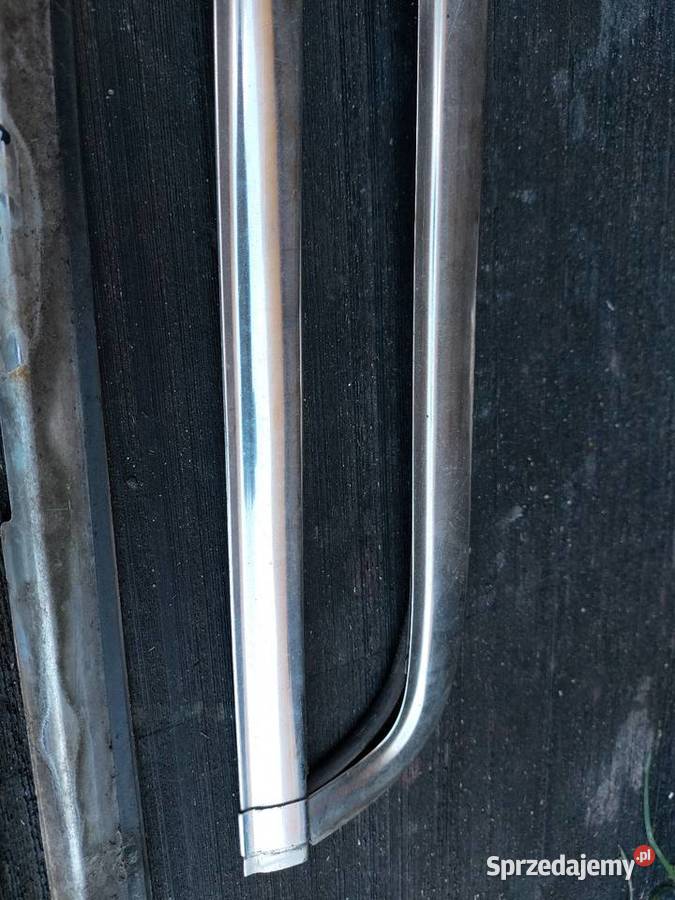 Listwy ozdobne przedniej szyby MercedesBenz w126 osobowe