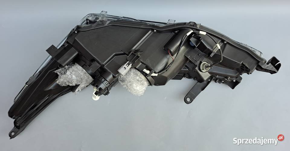 Reflektor Prawy Toyota Corolla E16 E18 Lift Lampy przednie