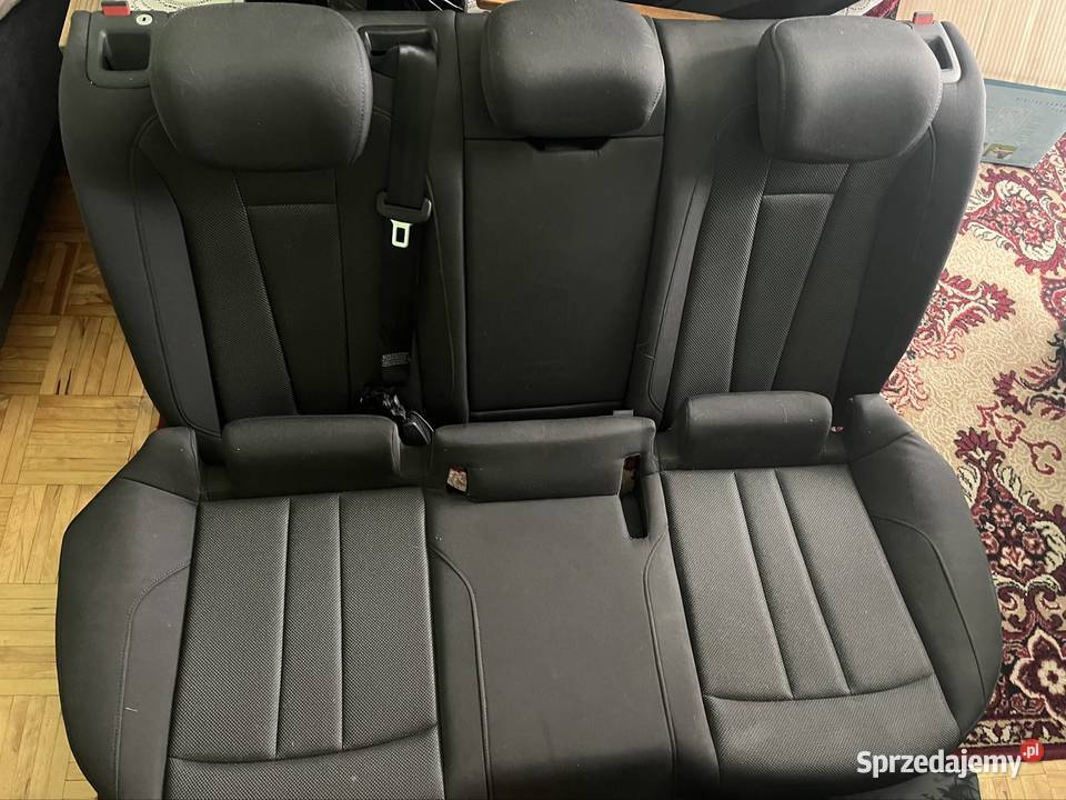 A4 B9 8W sedan tapicerki drzwi kanapa tunel małopolskie Płaza