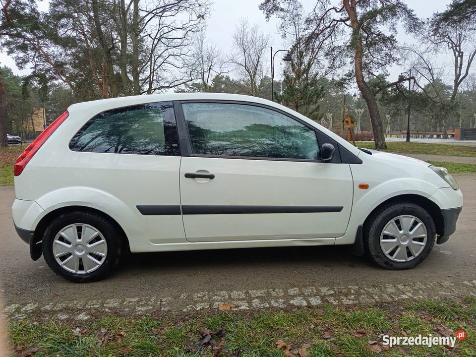 FORD FIESTA 2005 BIAŁY