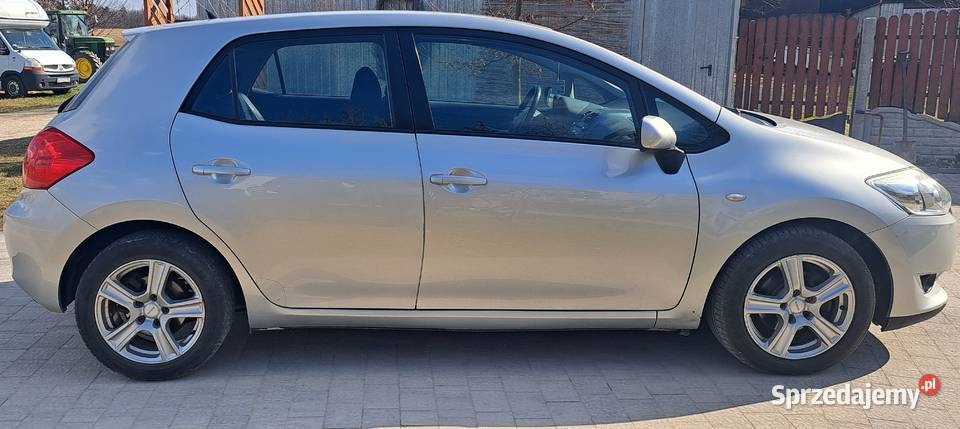 Toyota Auris 14 benzyna Ostrów-Kolonia