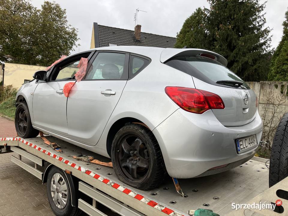 Opel Astra J 2010r 1,6 16V + LPG, 85 tys km AUTOMAT