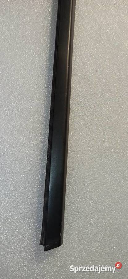 Listwa drzwi szyby Bmw e39 Przód Prawa Karoseria