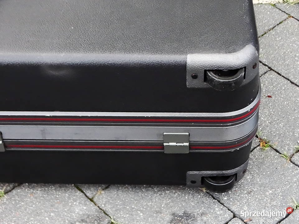 Walizka podróżna hardcase wykonana z tworzywa lubelskie Biłgoraj