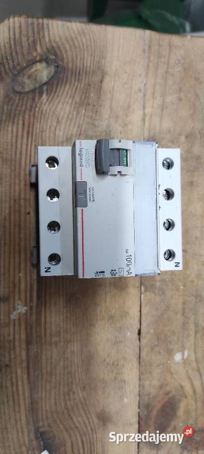 Wyłącznik różnicowoprądowy Legrand DX3 3f 40A Mielec