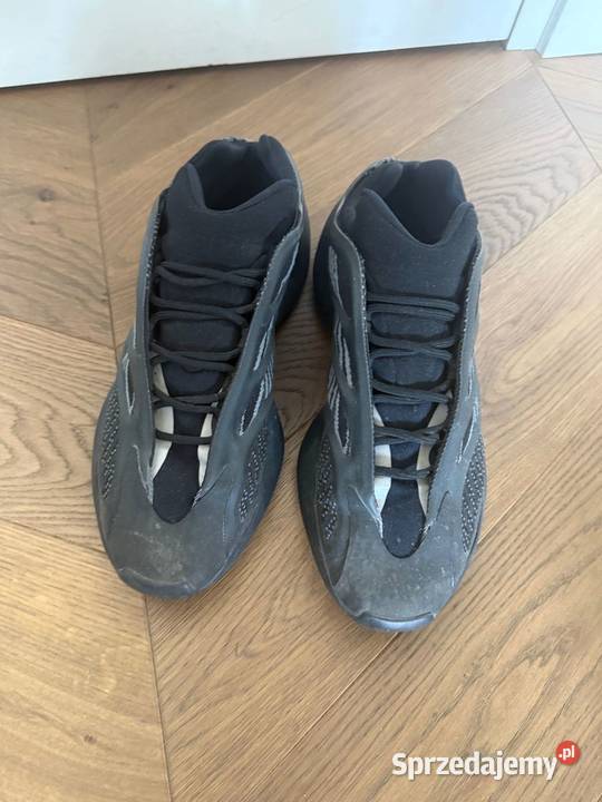 Yeezy Boost 700 czarne rozmiar 445 Warszawa