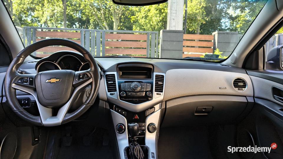 Chevrolet Cruze LT Benzyna LPG Dwa komplety opon czujnik parkowania sprzedam