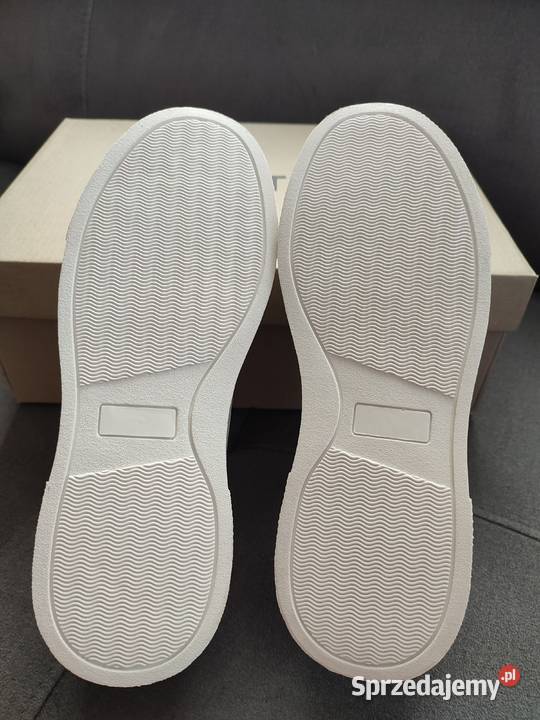 Nowe buty w kolorze białym Milicz