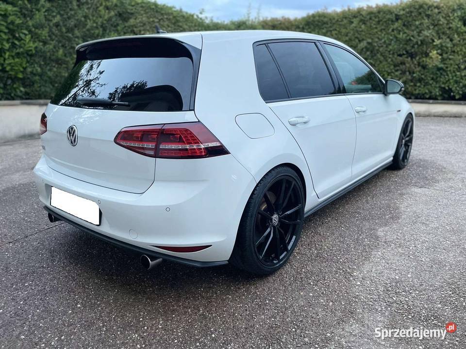 Volkswagen Golf 7 GTI 2014 couleur blanc Motoryzacja Rybie