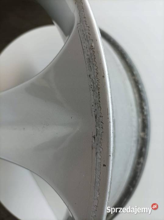 FELGA ALUMINIOWA R18 4X108 ET29 OC65 75J18 sprzedam