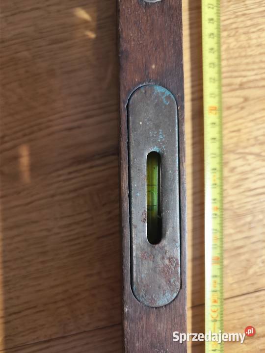 Poziomica drewniana z czasów PRLu Łódź