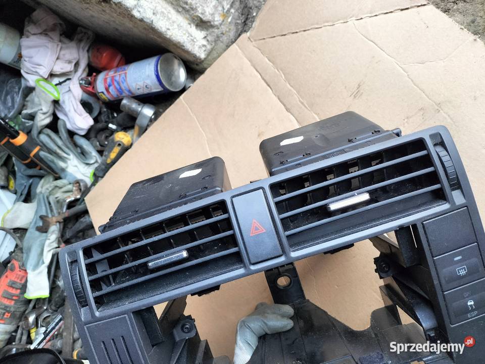 FORD FOCUS C MK1 RAMKA RADIA ŚRODKOWA KRATKA Kamień-Kolonia