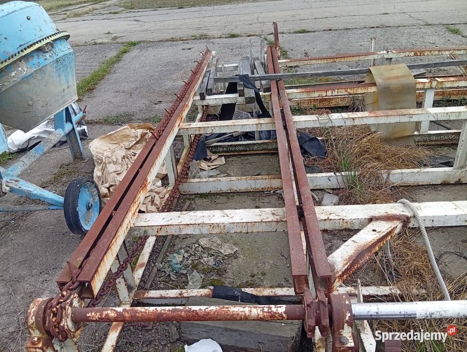 Podajnik kłódzasobnik łańcuchowy do traka firmy Biznes i Przemysł Syców