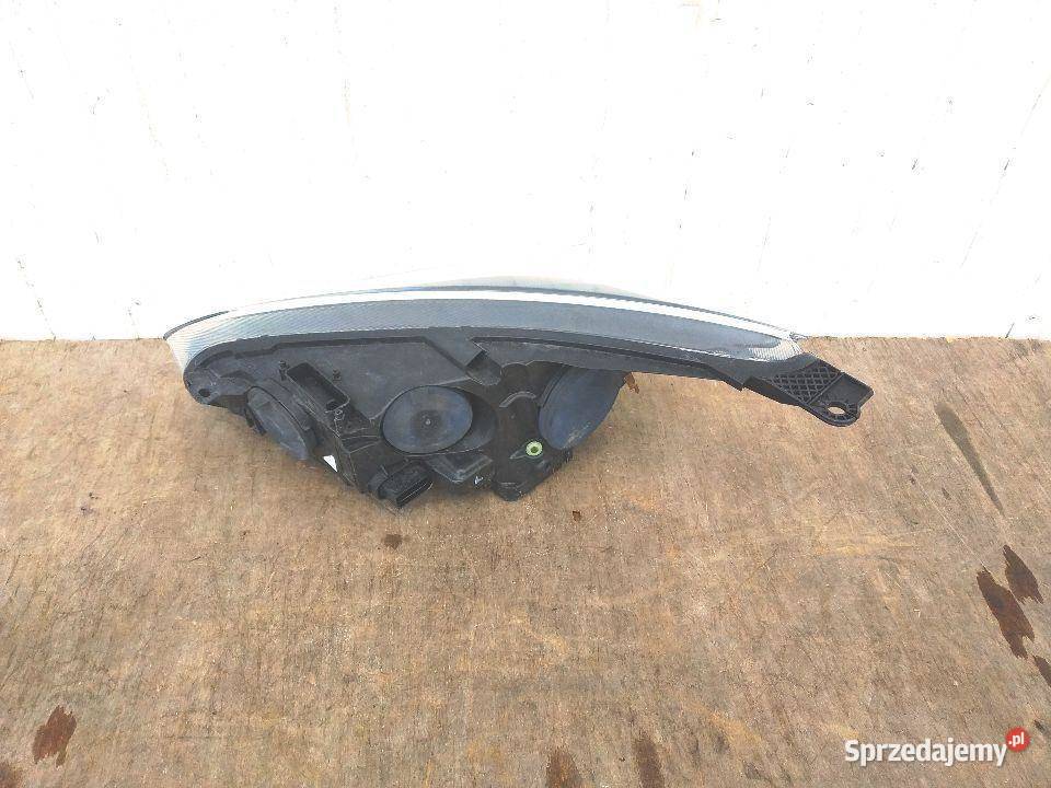 FORD FOKUS MK3 LIFT LAMPA PRAWA PRZÓD