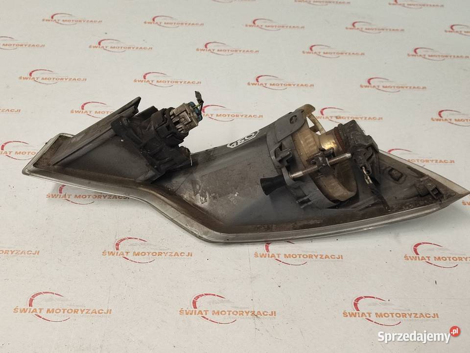 CITROEN C5 II X7 09r halogen prawy przód ANGLIK