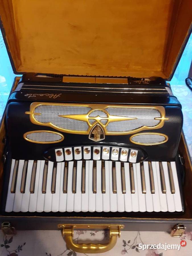 Ładny akordeon włoski 120 b 4 chóry sprzedam Łódź
