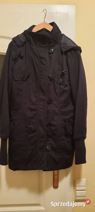 Czarna kurtka lekko ocieplana z odpinanym Lublin sprzedam