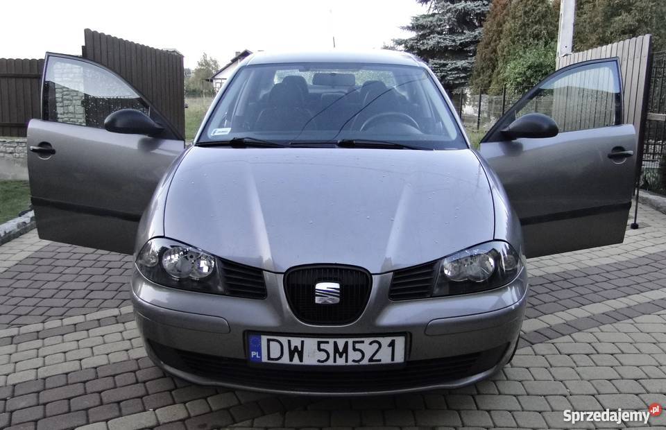 Seat Cordoba 14 benzyna produkcji 2005 kupiony w polskim salonie sprzedam