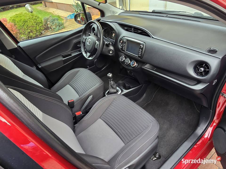Toyota Yaris 15 VVTi 57 piękny bordowy kolor Karczew