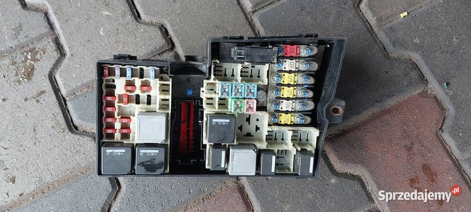 Skrzynka bezpieczników Ford C 3M5114A142AB sprzedam