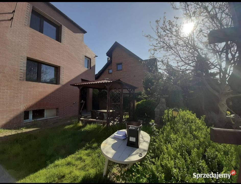 Na szpredarz dom Biskupa Adama Konarskiego do zamieszkania Kobylin