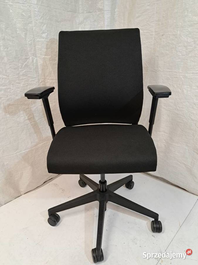 Fotel biurowy obrotowy Steelcase Think czarny Biuro