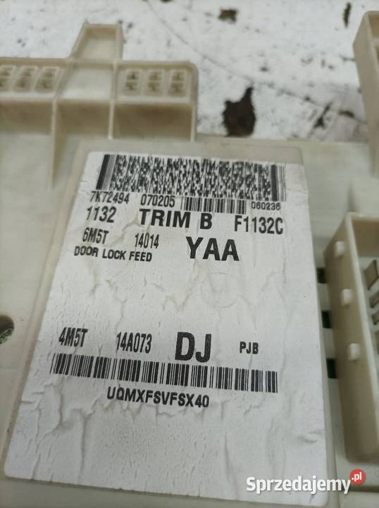 SKRZYNKA BEZPIECZNIKÓW 4M5T14A073DJ Ford Focus sprzedam