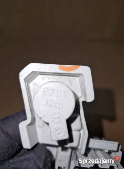 Audi a3 8p lift wkład lampy prawy tył 3 piny Pozostałe