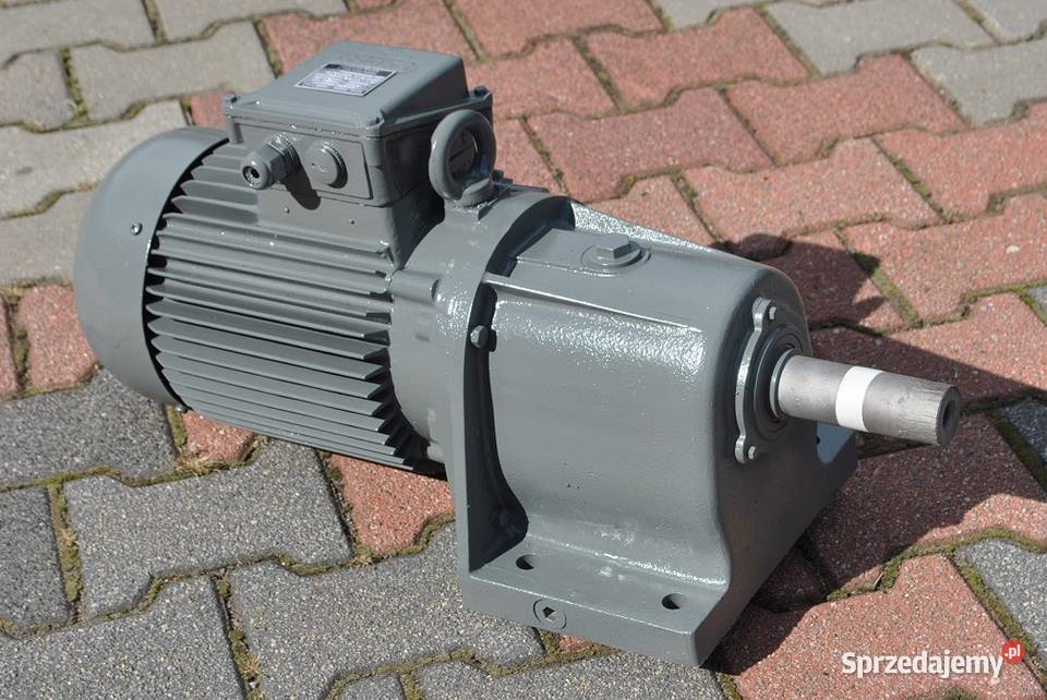 Motoreduktor dwubiegowy 0625kw 110330obrmin Kargowa sprzedam
