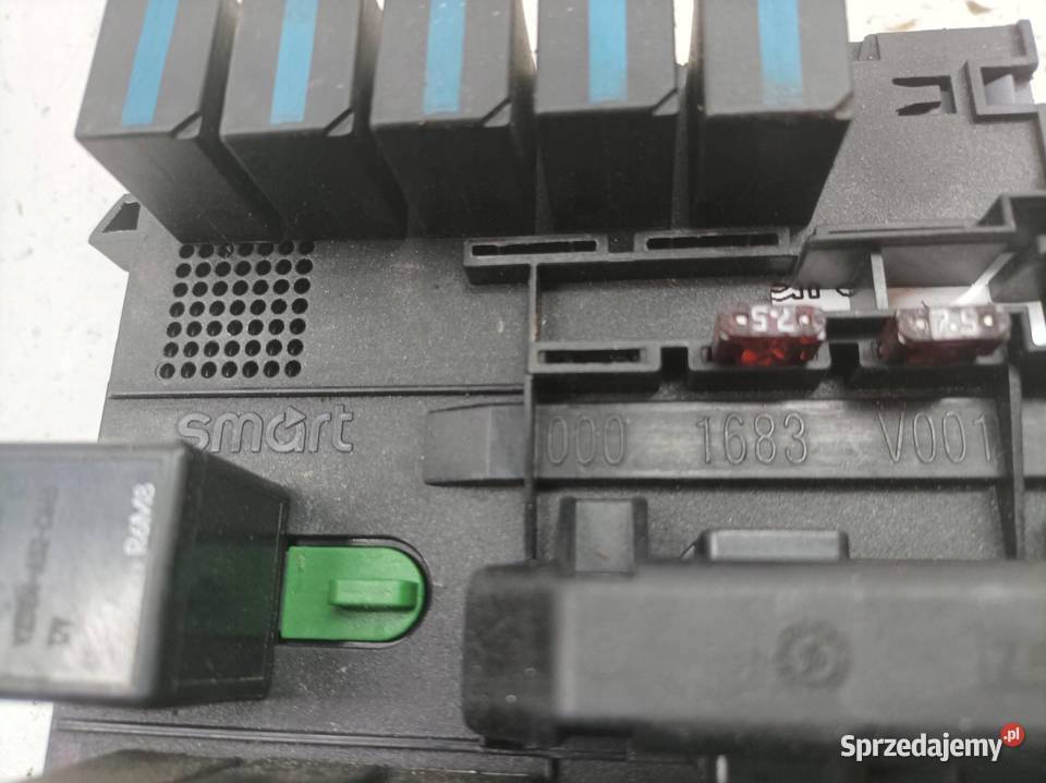 SKRZYNKA BEZPIECZNIKÓW 0001683V001 Smart Fortwo sprzedam