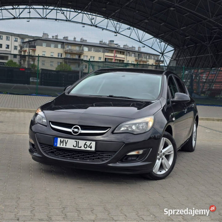 Opel Astra Opel Astra J 14 100 Selection Manual VAT marża