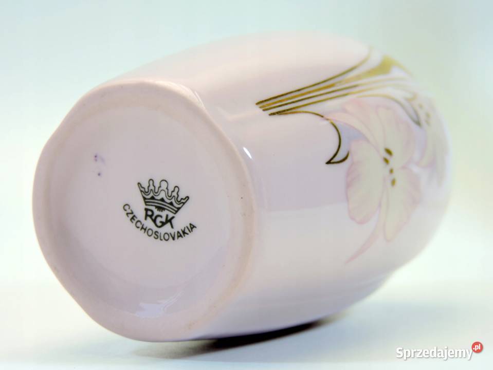 Wazonik z różowej porcelany RGK Porcelana i szkło Latoszyn