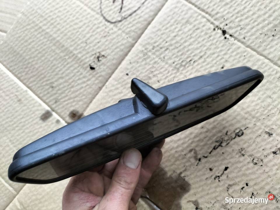 OPEL ASTRA F LUSTERKO WEWNĘTRZNE ŚRODKOWE Wyposażenie wnętrza