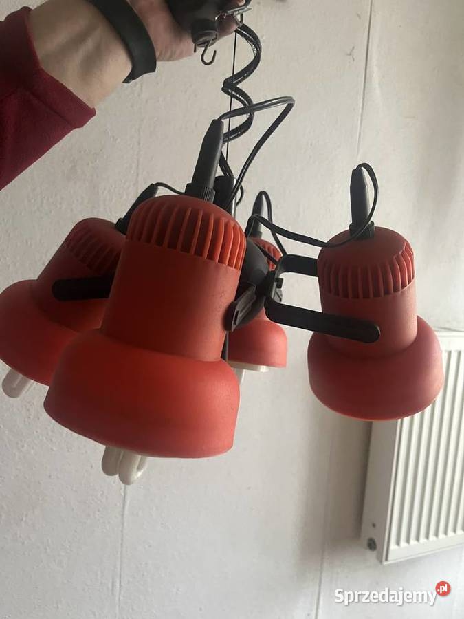 Czerwona lampa wisząca w stylu PRL Połam Piła Swarzędz