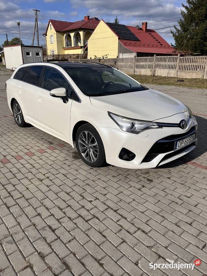 Toyota avensis 2000cm3 Lipa