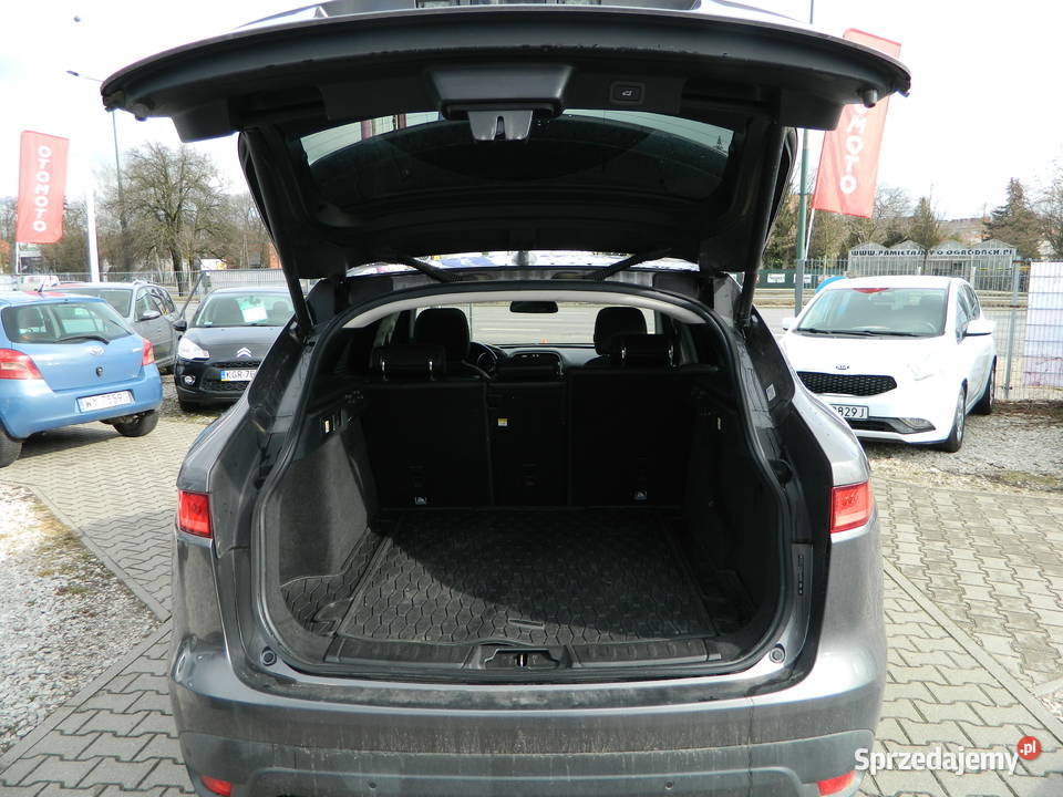 Mega bogata wersja Bezwypadkowy 4x4 nieuszkodzony Warszawa
