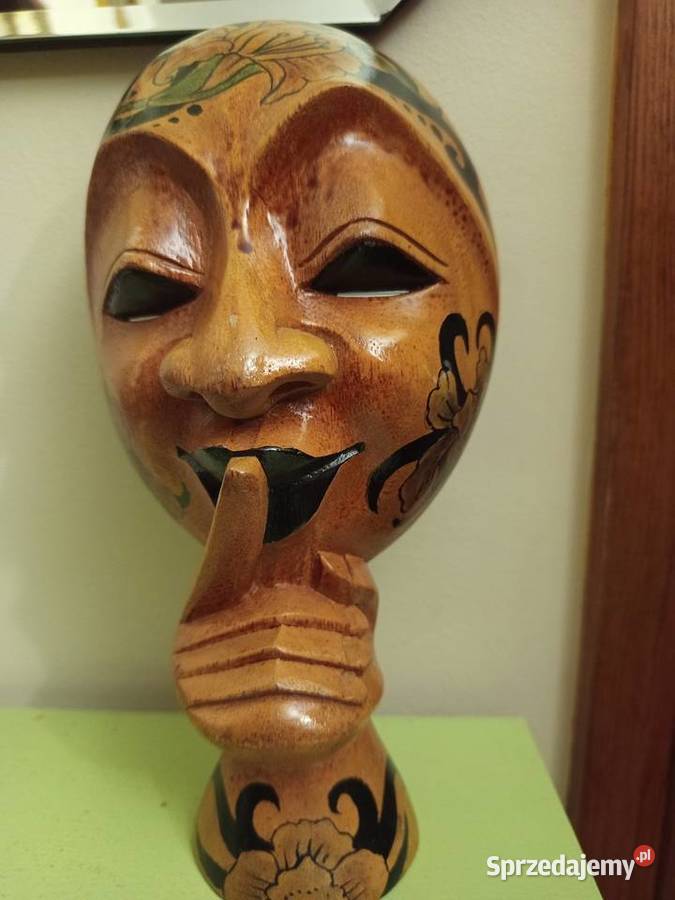 Maska rzeżbiona i malowan ręcznie CISZA pochodzi