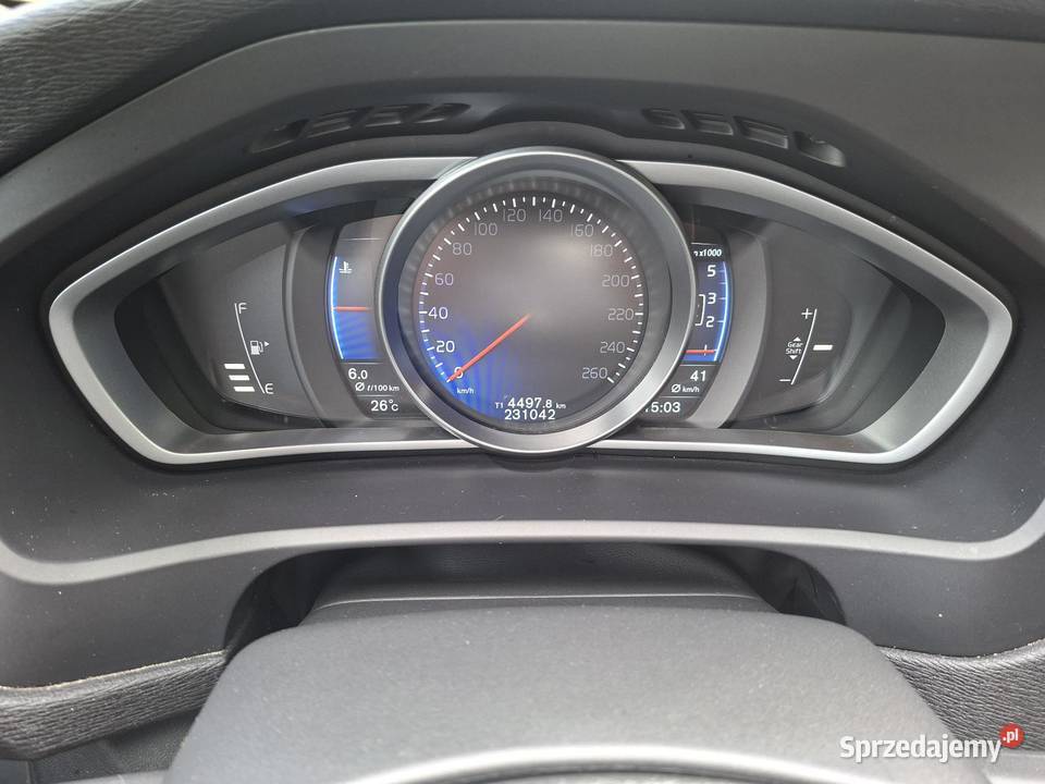 Volvo V40 D2 DriveE RDesign Momentum ASR (kontrola trakcji) V40 Ząbkowice Śląskie