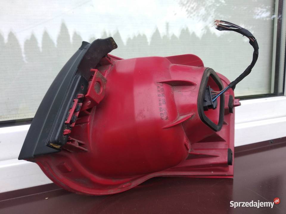 VW Passat B6 kombi Variant lampa tył tylna lewa Oświetlenie Sieradz