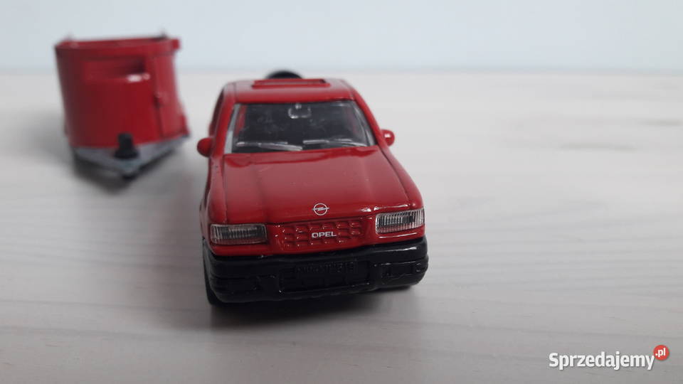 Siku Opel Frontera z przyczepą Plastik  Głuchołazy