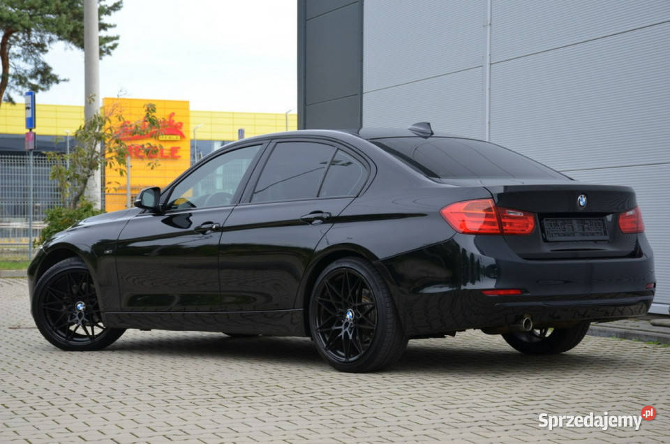 BMW 320 Czarna 320i ED 170 Opłacona Bixenon światła przeciwmgielne Kutno sprzedam