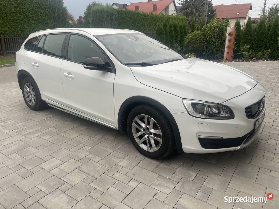 Volvo V60 D3 CROSS COUNTRY 2017R DISEL diesel Radomyśl Wielki