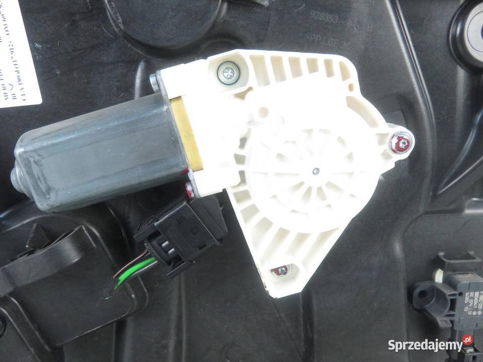 PODNOŚNIK SZYBY LEWY PRZEDNI MERCEDES CLA X117 małopolskie