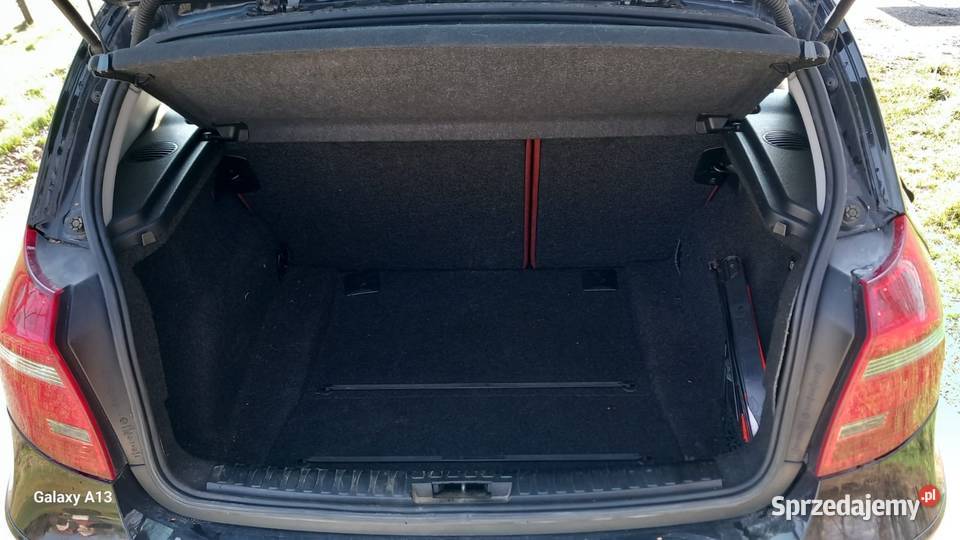 BMW 116i 2007 czarne komplet opon zimowych 153000km Radziszów