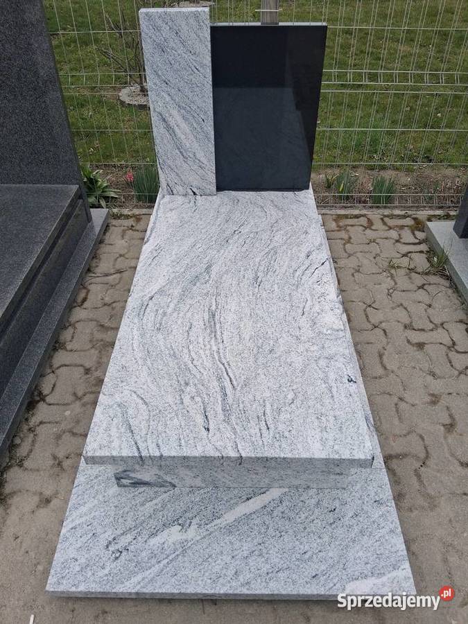 Nagrobek z granitu Wiscont whiteziemny Strzegom