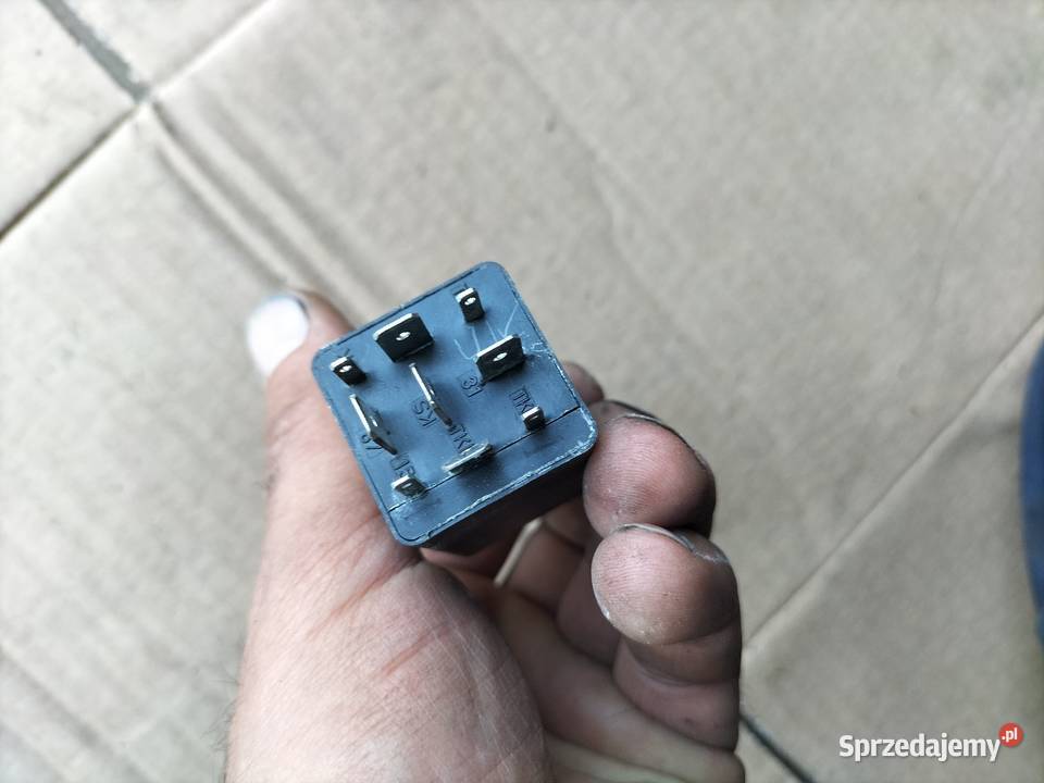 PRZEKAŹNIK AUDI VW 365 8D0959257 Kamień-Kolonia sprzedam