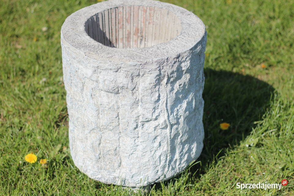 Figury rzeźby ogrodowe donica Goliszów