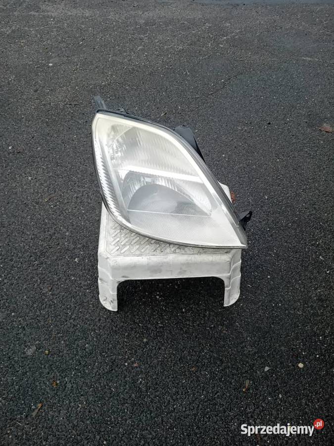Lampy przednie PL Ford Fiesta mk6 sprzedam