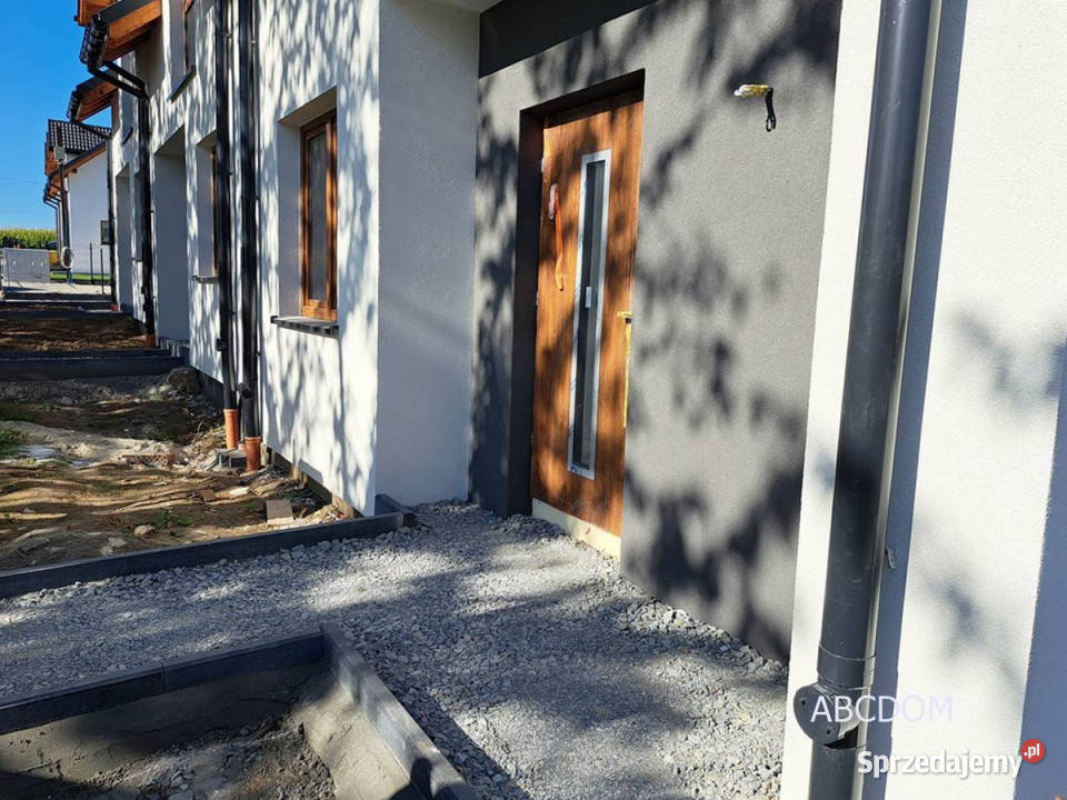 Więckowice5 pokoi2 miejsca parkingowe zewnętrze